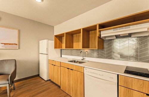 San Marcos Hotel | LivAway Suites Austin San Marcos
