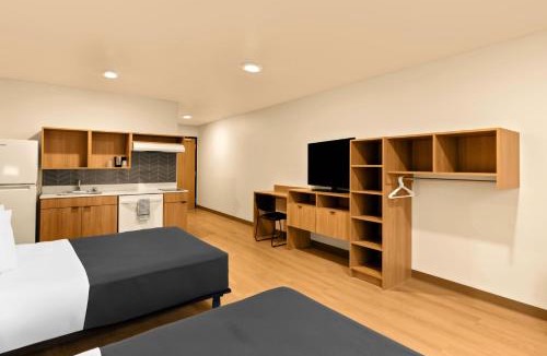 Syracuse Hotel | LivAway Suites Syracuse