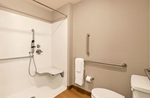 Syracuse Hotel | LivAway Suites Syracuse