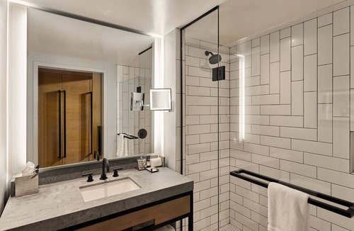 Downtown St. Louis Hotel | Live by Loews - St.Louis