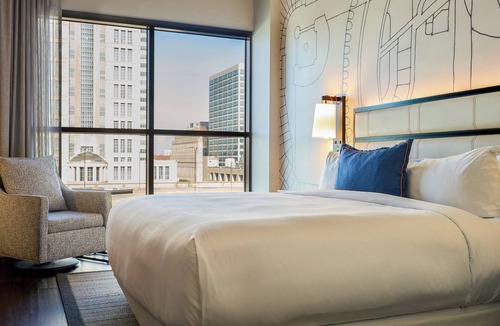 Downtown St. Louis Hotel | Live by Loews - St.Louis