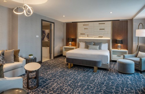 Bossier City Hotel | Live Casino & Hotel Louisiana, Curio Collection by Hilton