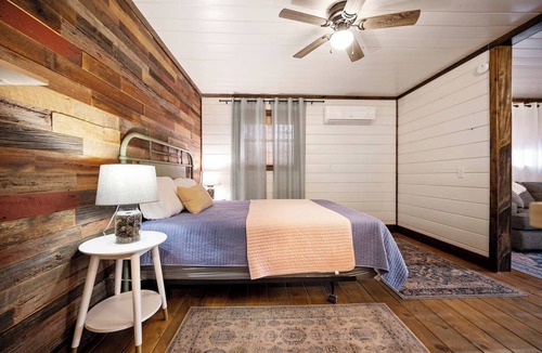 Broken Bow Apartment | Live Laugh Adventure- Studio cabin with kitchenette