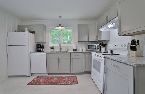 North Chattanooga Apartment | Live Like a Local | North Chattanooga Stay (left unit)