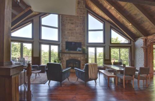 Lac-Superieur Ski Chalet | Live like the King of the Hill