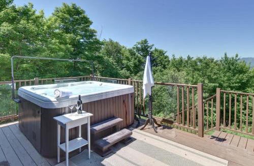 Lac-Superieur Ski Chalet | Live like the King of the Hill