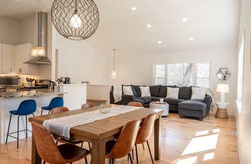 Long Beach House | Live Love Lake! 4bdrm House Near Private Beach