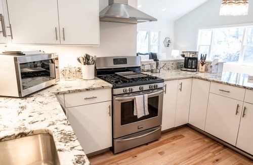 Long Beach House | Live Love Lake! 4bdrm House Near Private Beach