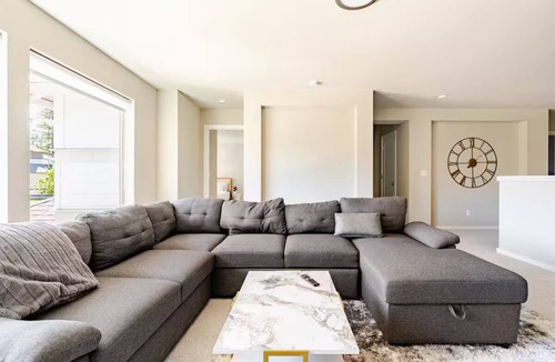 Port Orchard House | Live Luxe - 4K SQFT by Famous Golf Course