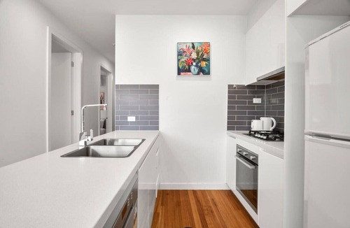 Clayton Apartment | Live Luxe | Paradise Getaway 3BR Apt w/FreeParking