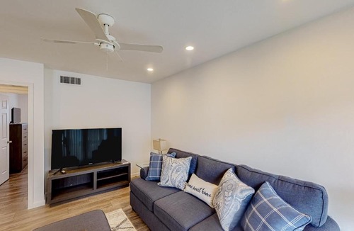 Old East Dallas Apartment | Live Oak II