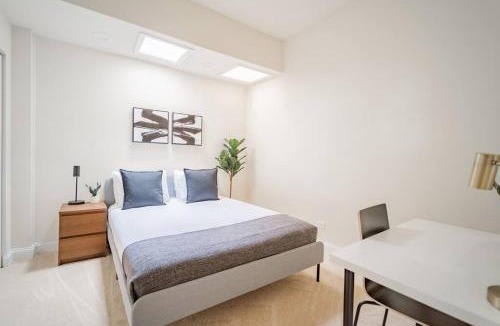 Avondale Apartment | Lively 3BR Apt in Chicago - Milwaukee N3