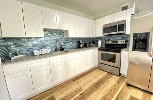 Little Havana House | Lively Home near Dwntwn, Stadium