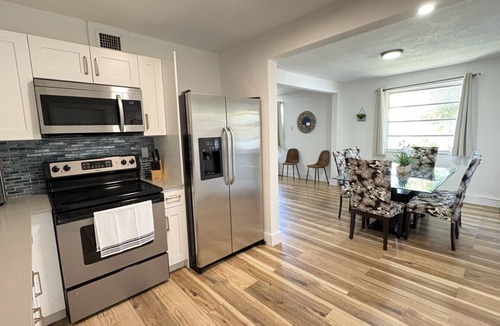 Little Havana House | Lively Home near Dwntwn, Stadium