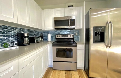 Little Havana House | Lively Home near Dwntwn, Stadium