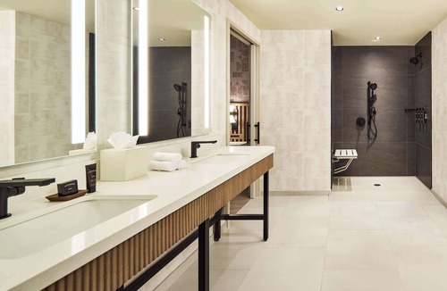 Central Oklahoma City Hotel | Lively Hotel On Oak Oklahoma City, Tapestry By Hilton