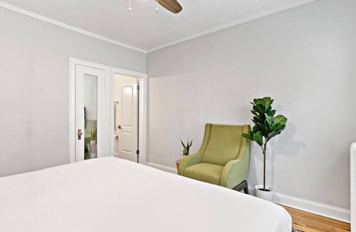 Boystown Apartment | Lively Rejuvenating 1BR in Outstanding Location