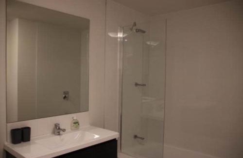 Liverpool Apartment | Liverpool New Apt 2BR and 2Bath