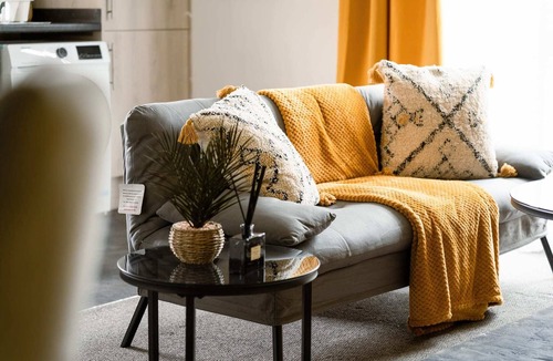 George Green Apartment | Livestay Modern One Bed Apartment with Parking