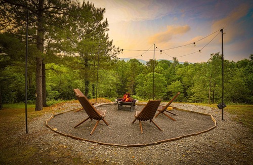 Octavia Cabin | Livin' The Dream - Secluded Luxury Cabin on River's Edge