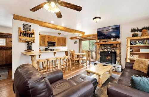 Big Bear City Cabin | Living LOG Cabin #1494