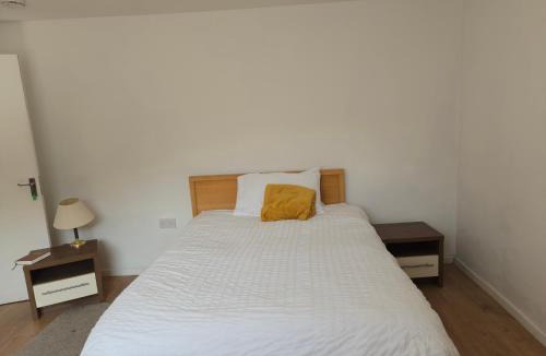 Ashford House | Living Stone 1 Room