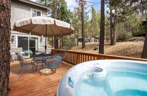 Fox Farm Cabin | Living The Dream Big Bear- Hot Tub- Games