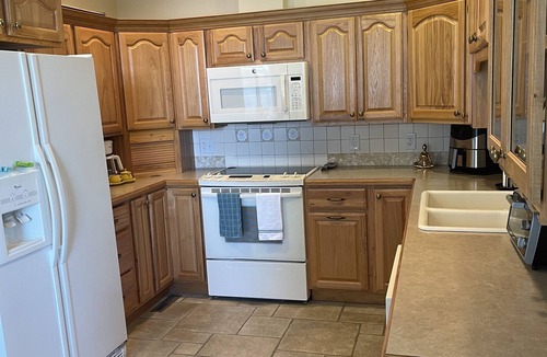 Semora House | Living the Lake Life w/2 kitchens 6 bdrms
