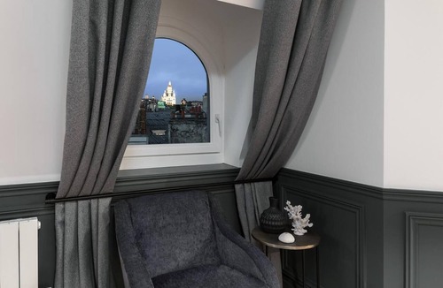 Quartier du Mail Apartment | LivinParis | Luxury AC 2 Bedrooms Le Louvre - Sacré Cœur View