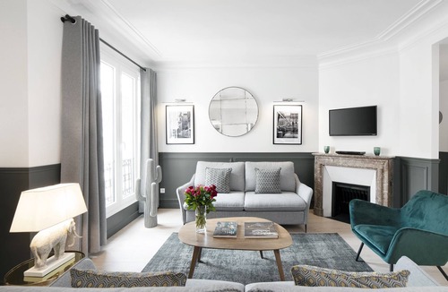 Quartier de la Porte-Saint-Denis Apartment | LivinParis | Luxury AC 3 Bedrooms Opera II