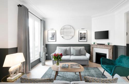 Quartier de la Porte-Saint-Denis Apartment | LivinParis - Luxury AC 3 Bedrooms Opera II
