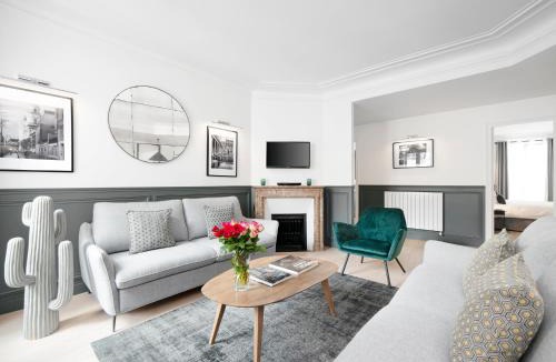 Quartier de la Porte-Saint-Denis Apartment | LivinParis - Luxury AC 3 Bedrooms Opera II