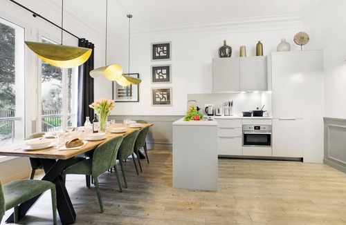 Quartier de la Porte-Saint-Denis Apartment | LivinParis | Luxury AC 4 Bedrooms Opera I
