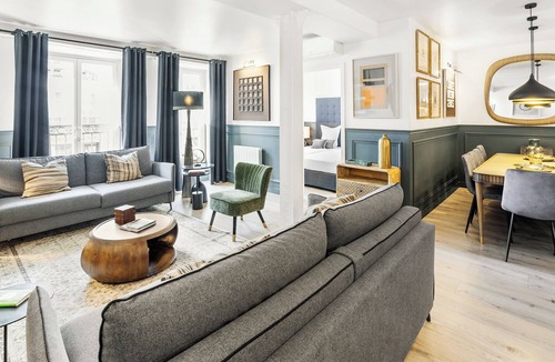 Quartier Sainte-Avoye Apartment | LivinParis | Luxury AC 4 Bedrooms Le Marais I