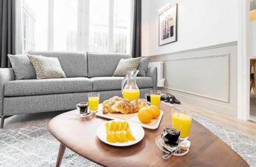 Quartier de la Porte-Saint-Denis Apartment | LivinParis - Luxury AC 4 Bedrooms Opera I