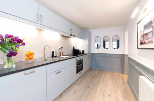 Quartier du Mail Apartment | LivinParis - Luxury AC 4 Bedrooms Le Louvre I