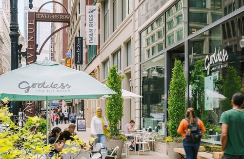 The Loop Apartment | LIVN Millennium Park Downtown Chicago Superior 1BR