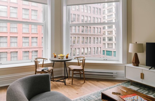 The Loop Apartment | LIVN Millennium Park Downtown Chicago Superior 1BR