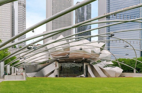 The Loop Apartment | LIVN Millennium Park Downtown Chicago Superior 1BR