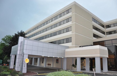 Clinton Hotel | Liyo Inn