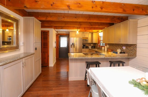 Bristol Hills Cabin | Lizzie's Cabin On The Hill