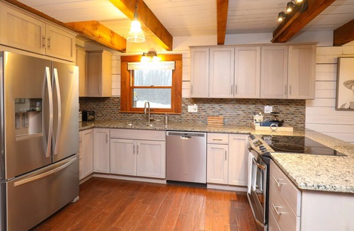 Bristol Hills Cabin | Lizzie's Cabin On The Hill