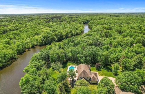Oak Grove House | LL Unit w/Private Access in Luxurious Riverfront Vacation Home