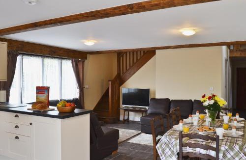 Talgarth House | Llaethdy-Milkhouse