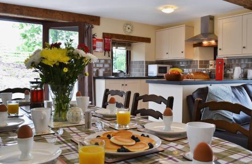 Talgarth House | Llaethdy-Milkhouse