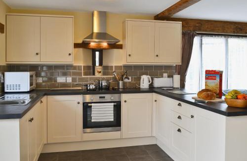 Talgarth House | Llaethdy-Milkhouse