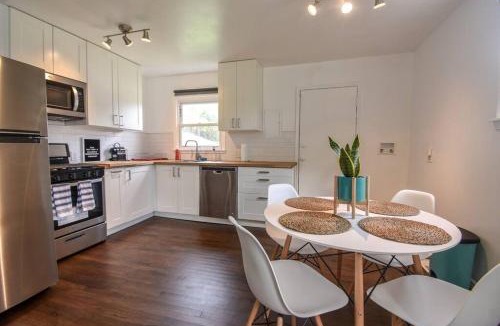 Hazel Park House | Llamaste in Hazel Park w Fenced Backyard for Pets