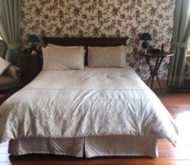 Solway Bed & Breakfast | Llandaff Country Residence