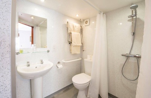 Llandovery House | Llanerchindda Farm Guest House