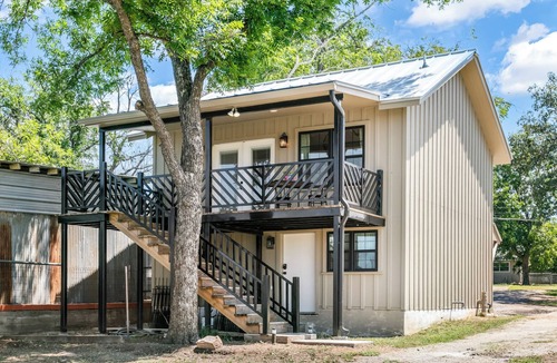 Llano Apartment | Llano River Carriage House | 1/1, River Frontage